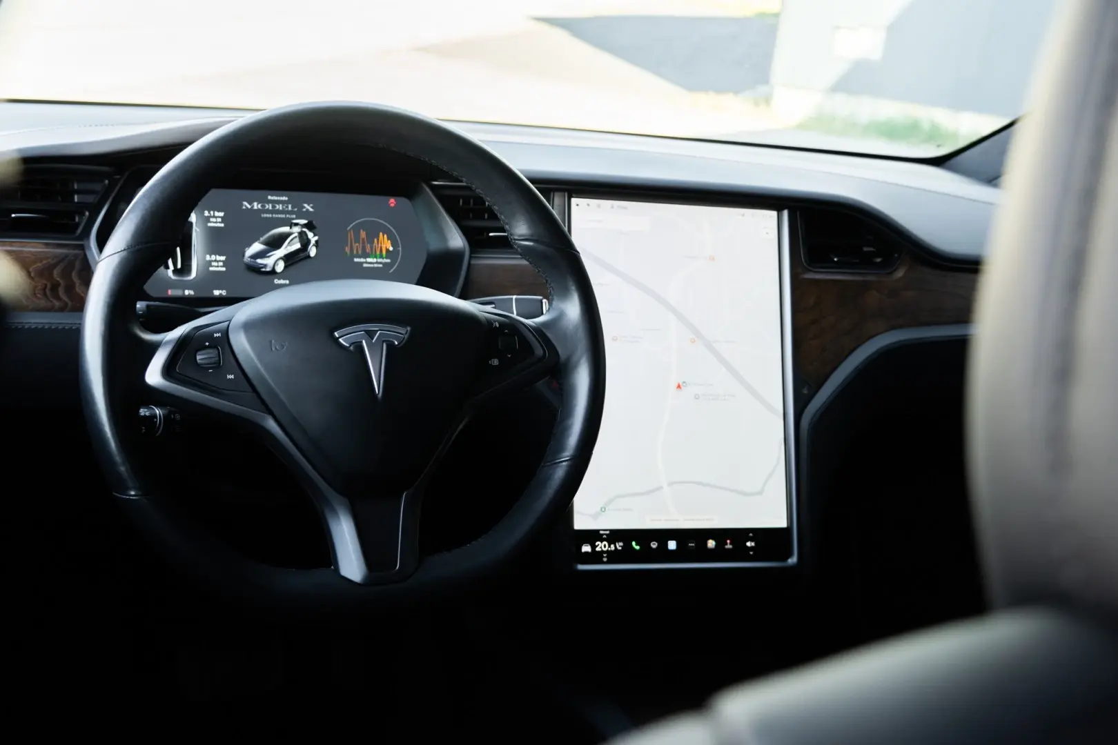 Tesla Model X 8