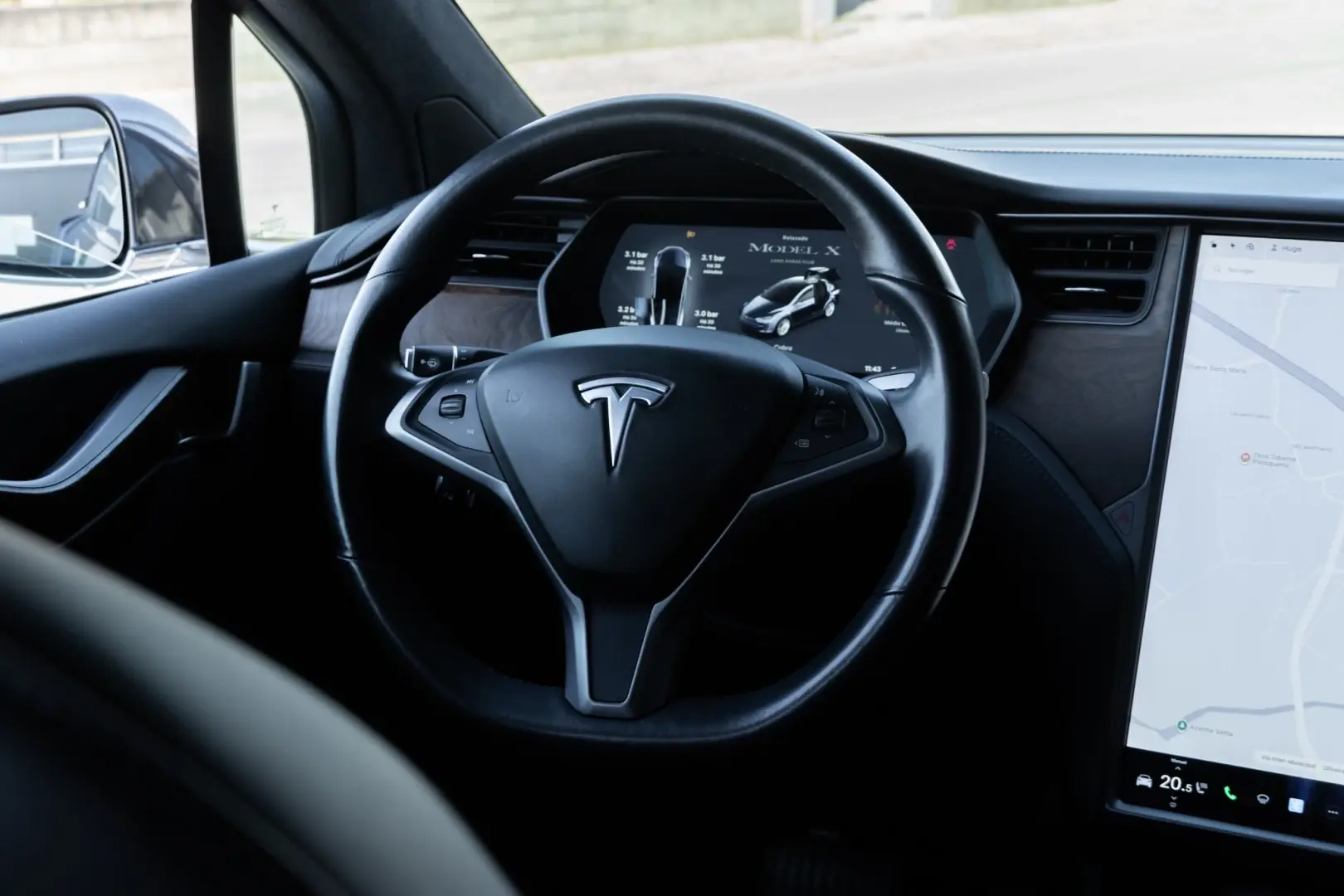 Tesla Model X 10