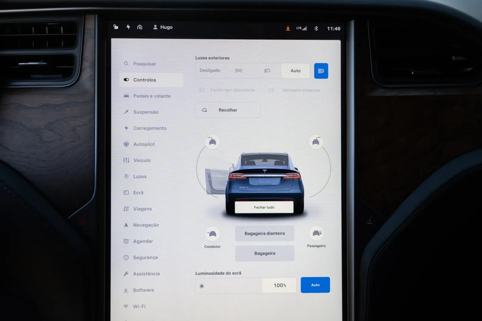 Tesla Model X 13