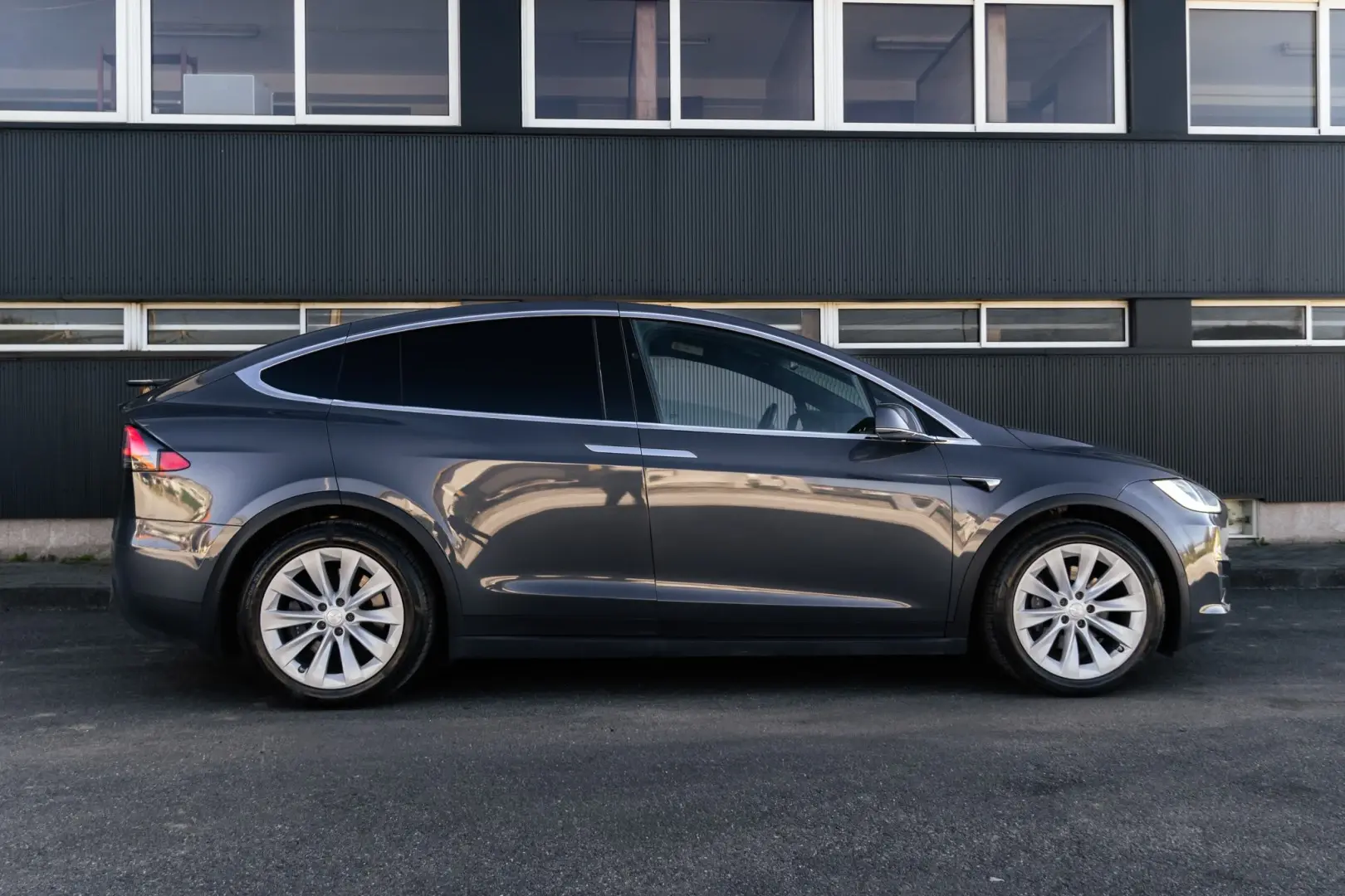 Tesla Model X 27