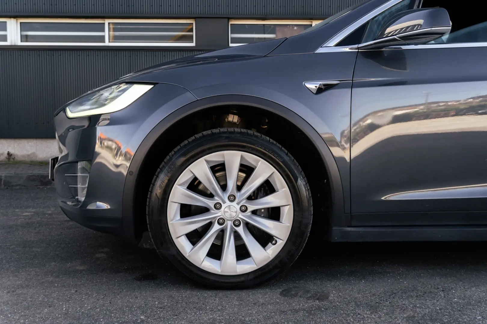 Tesla Model X 31