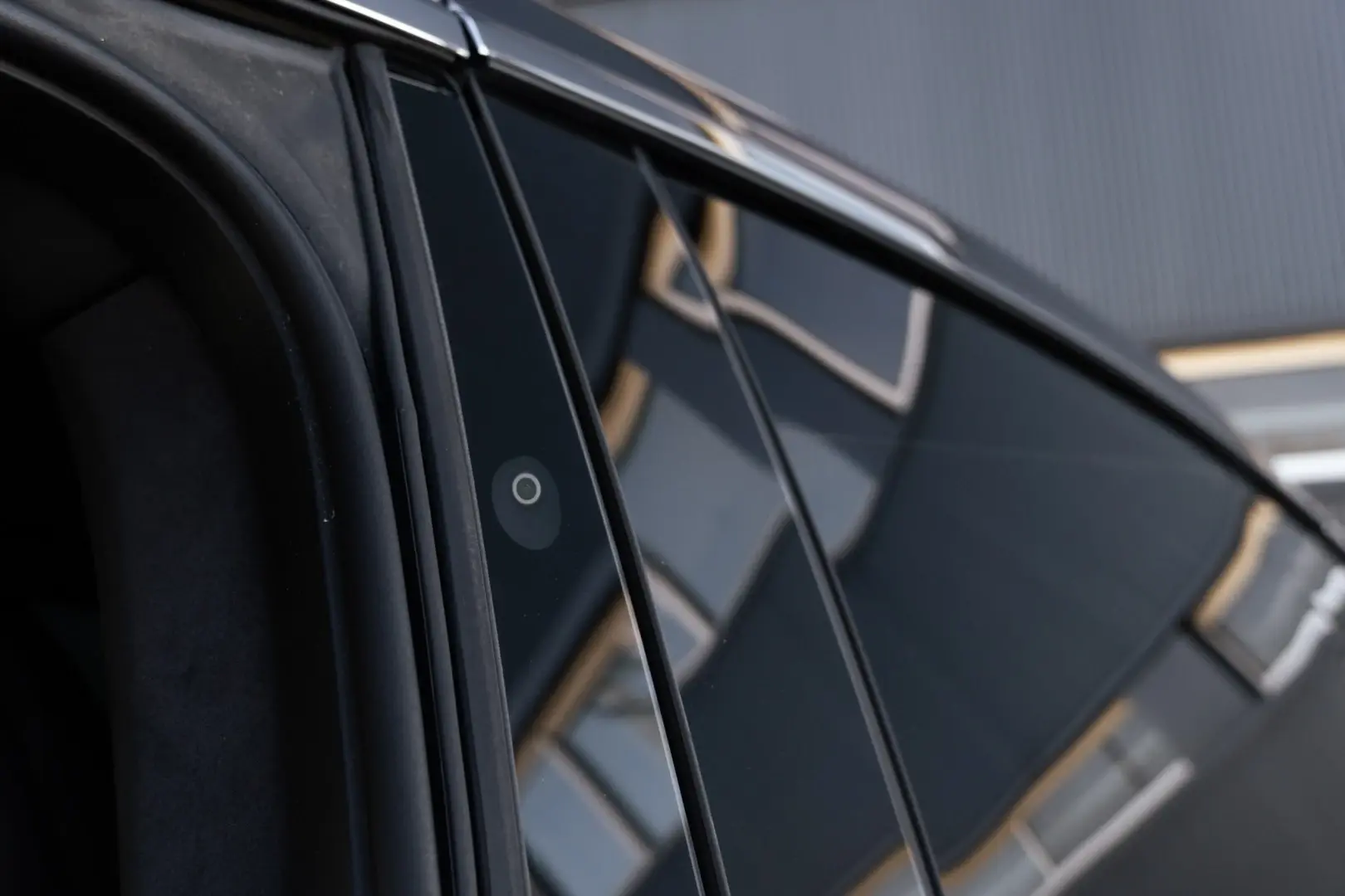 Tesla Model X 36
