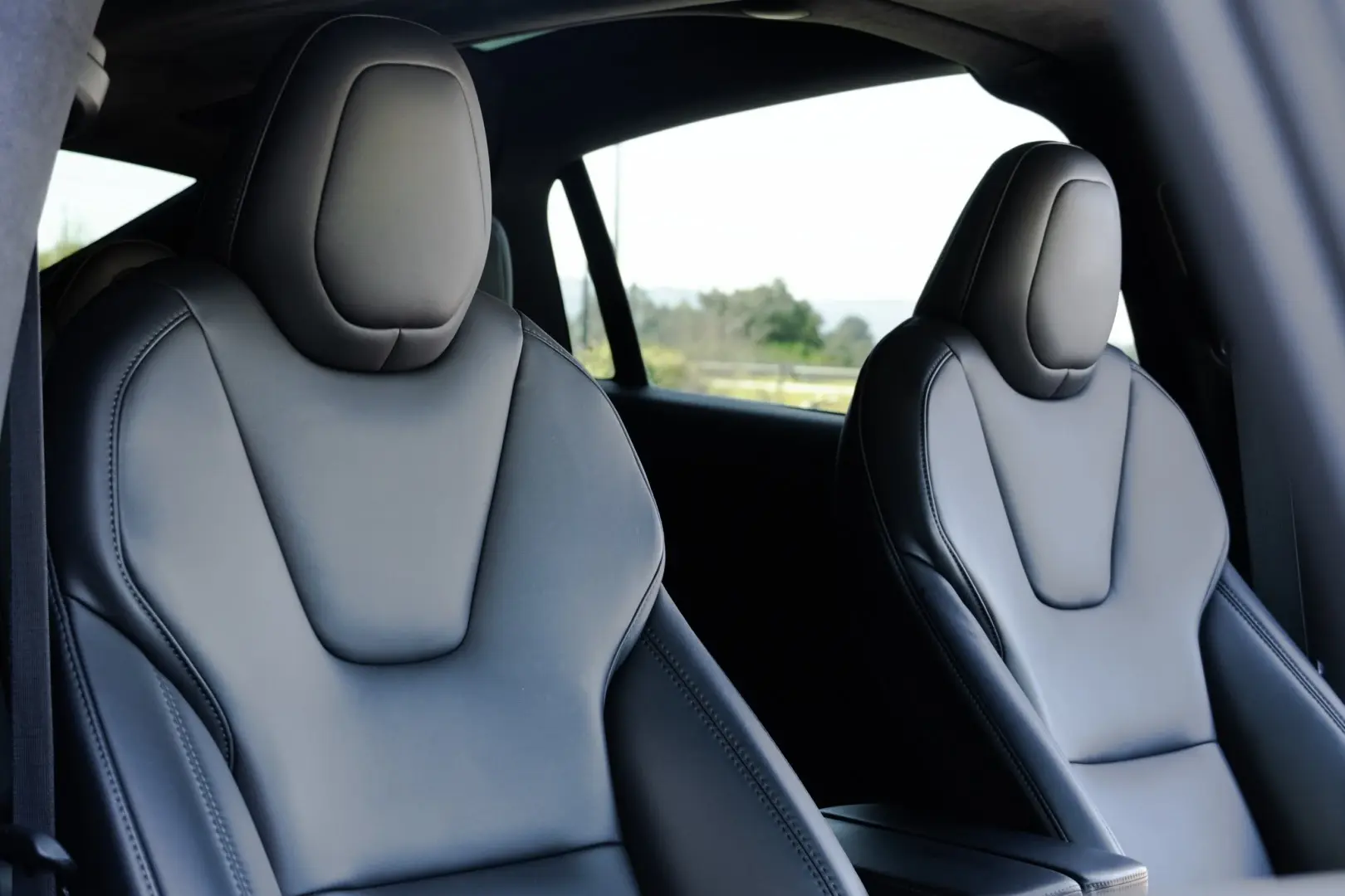 Tesla Model X 45