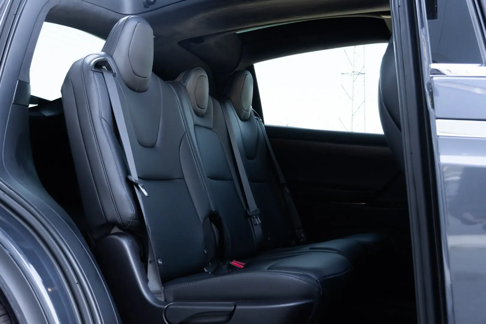 Tesla Model X 47