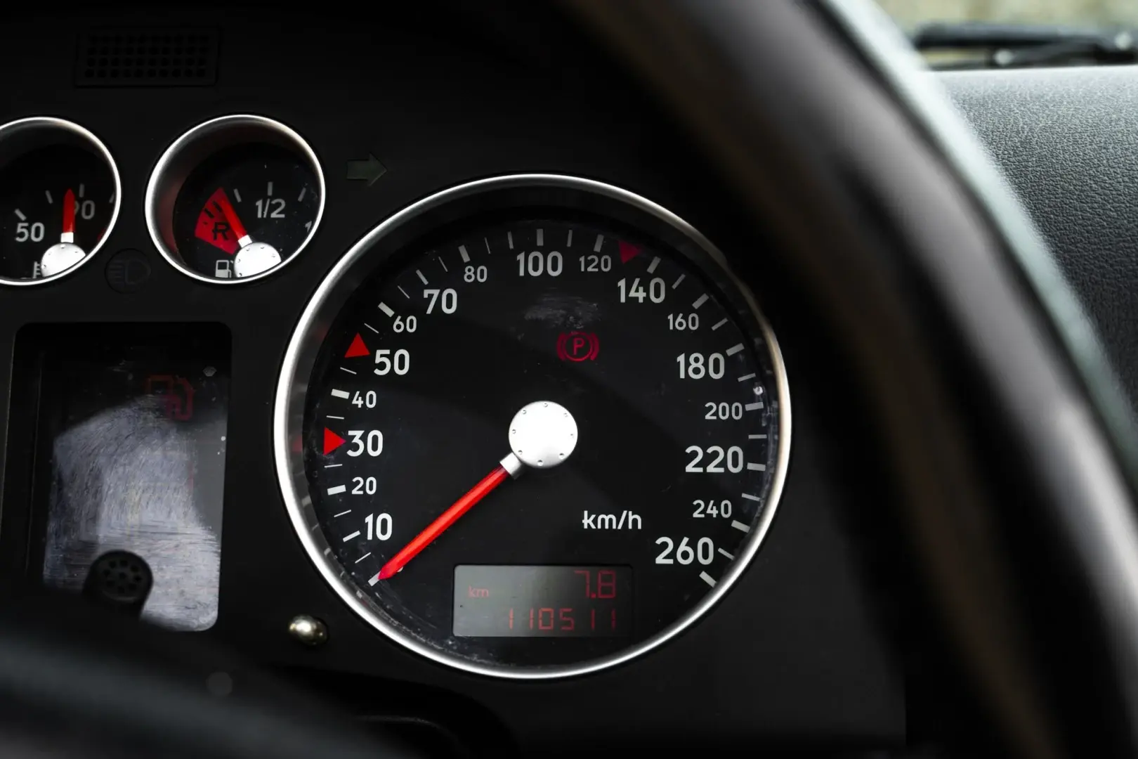 Audi TT Roadster 1.8 T quattro S-line 12