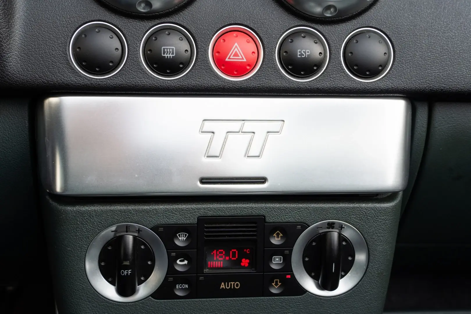 Audi TT Roadster 1.8 T quattro S-line 18