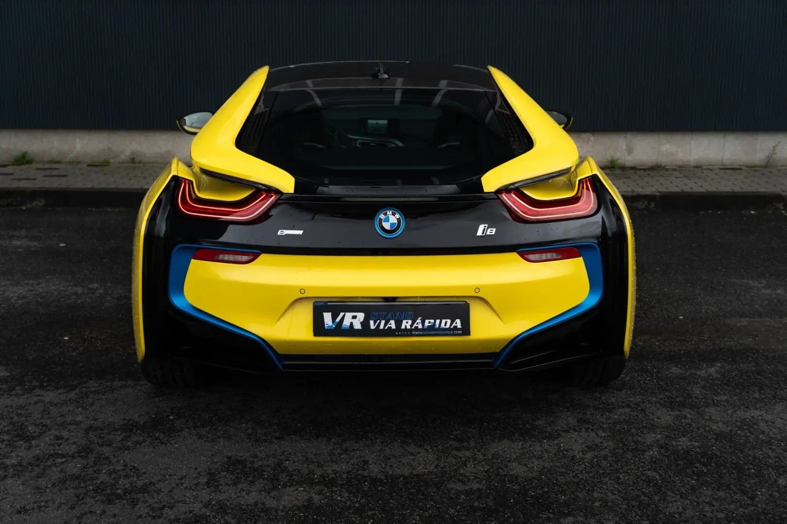 BMW i8 6