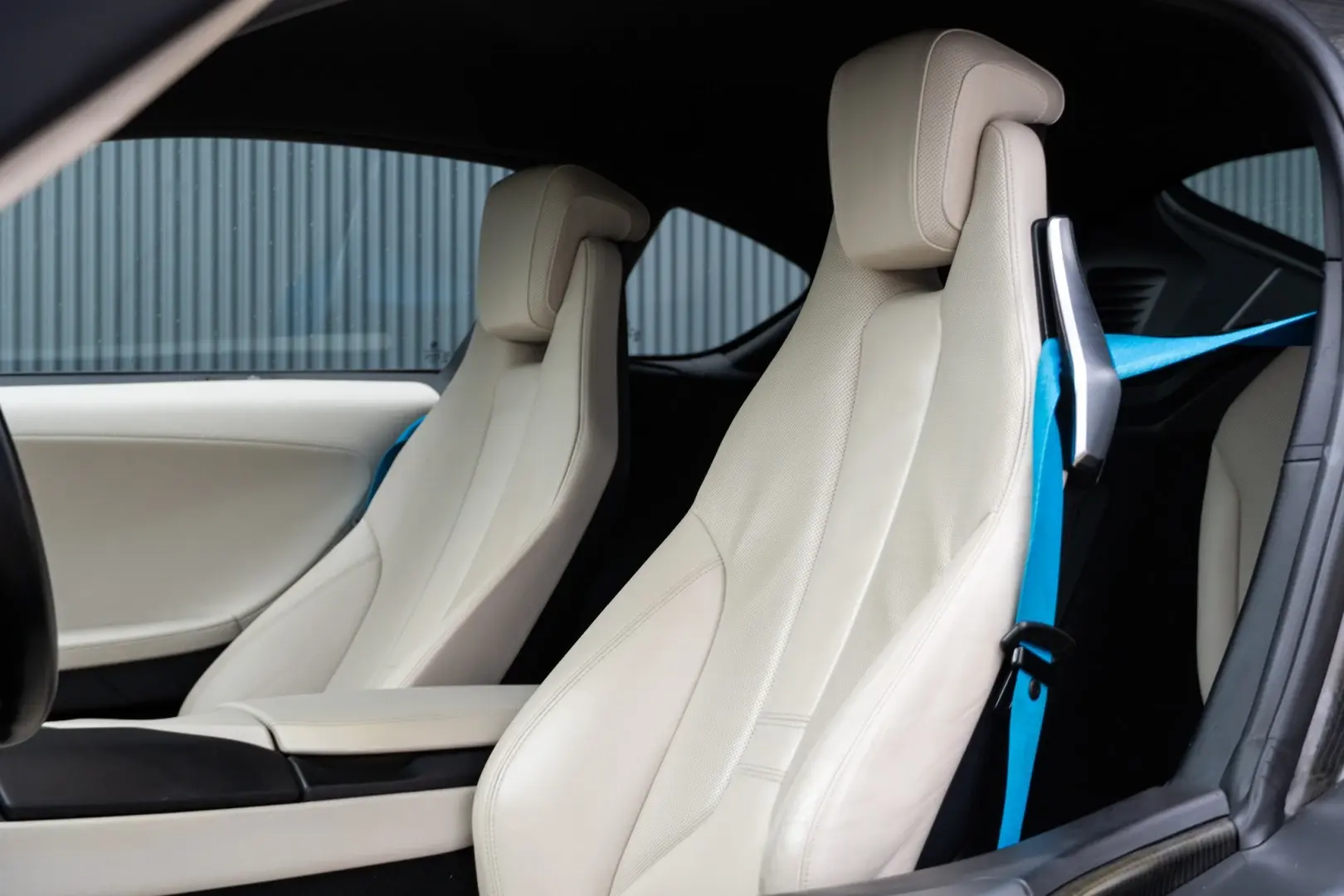 BMW i8 10