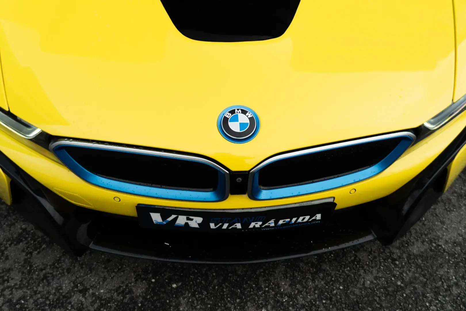 BMW i8 13