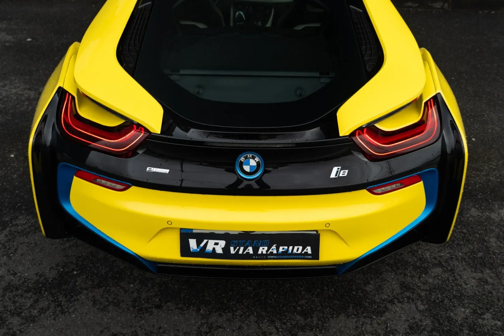 BMW i8 18