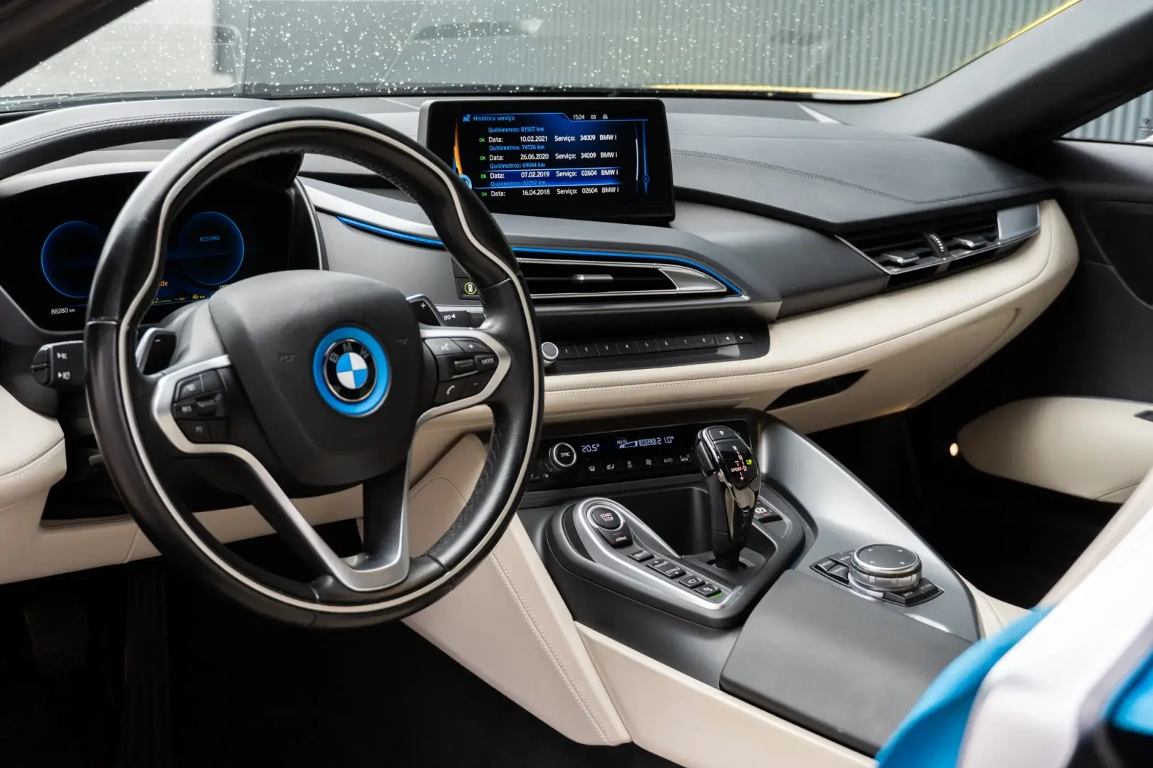 BMW i8 31