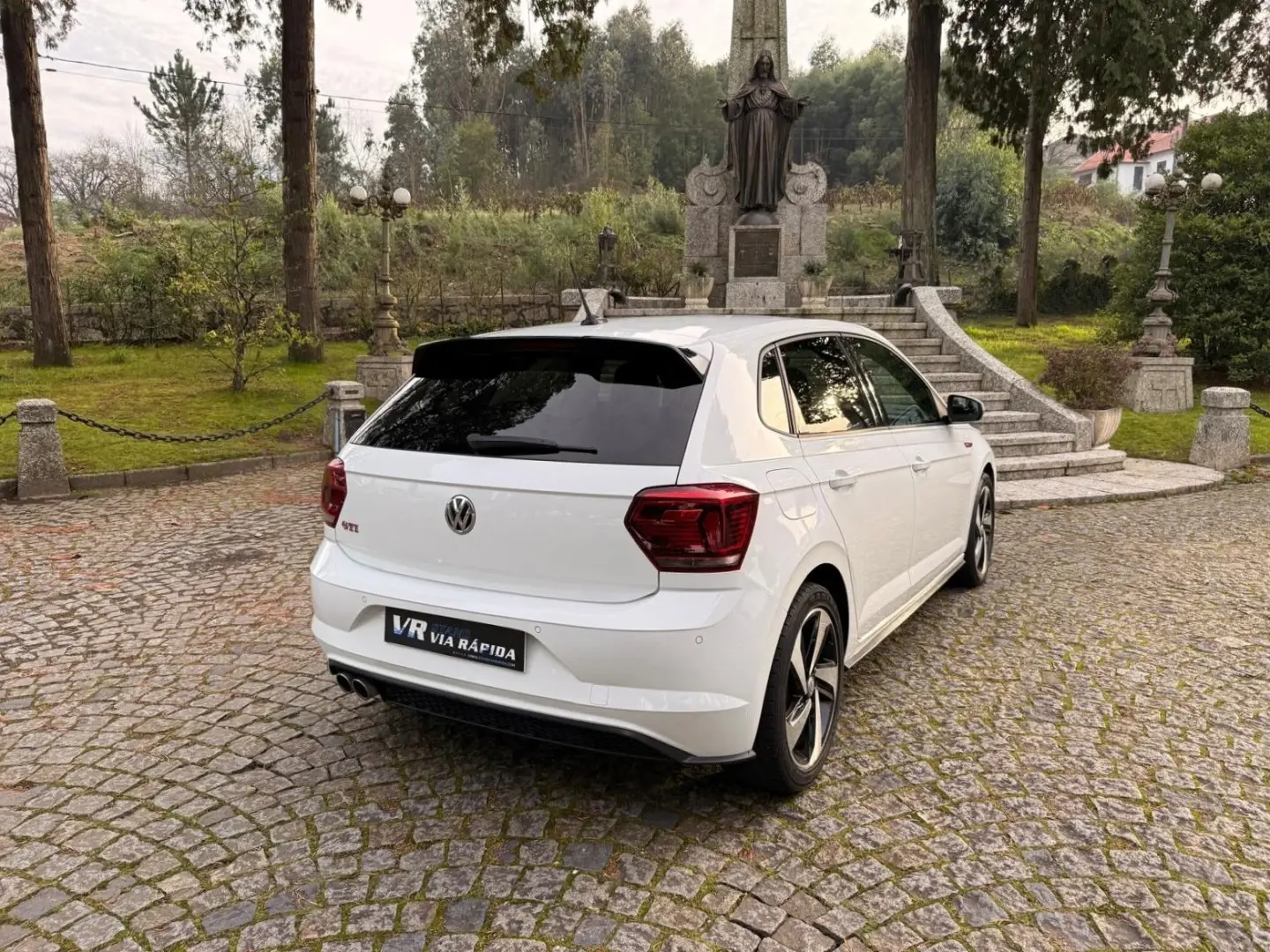Volkswagen Polo 2.0 TSI DSG GTI 21