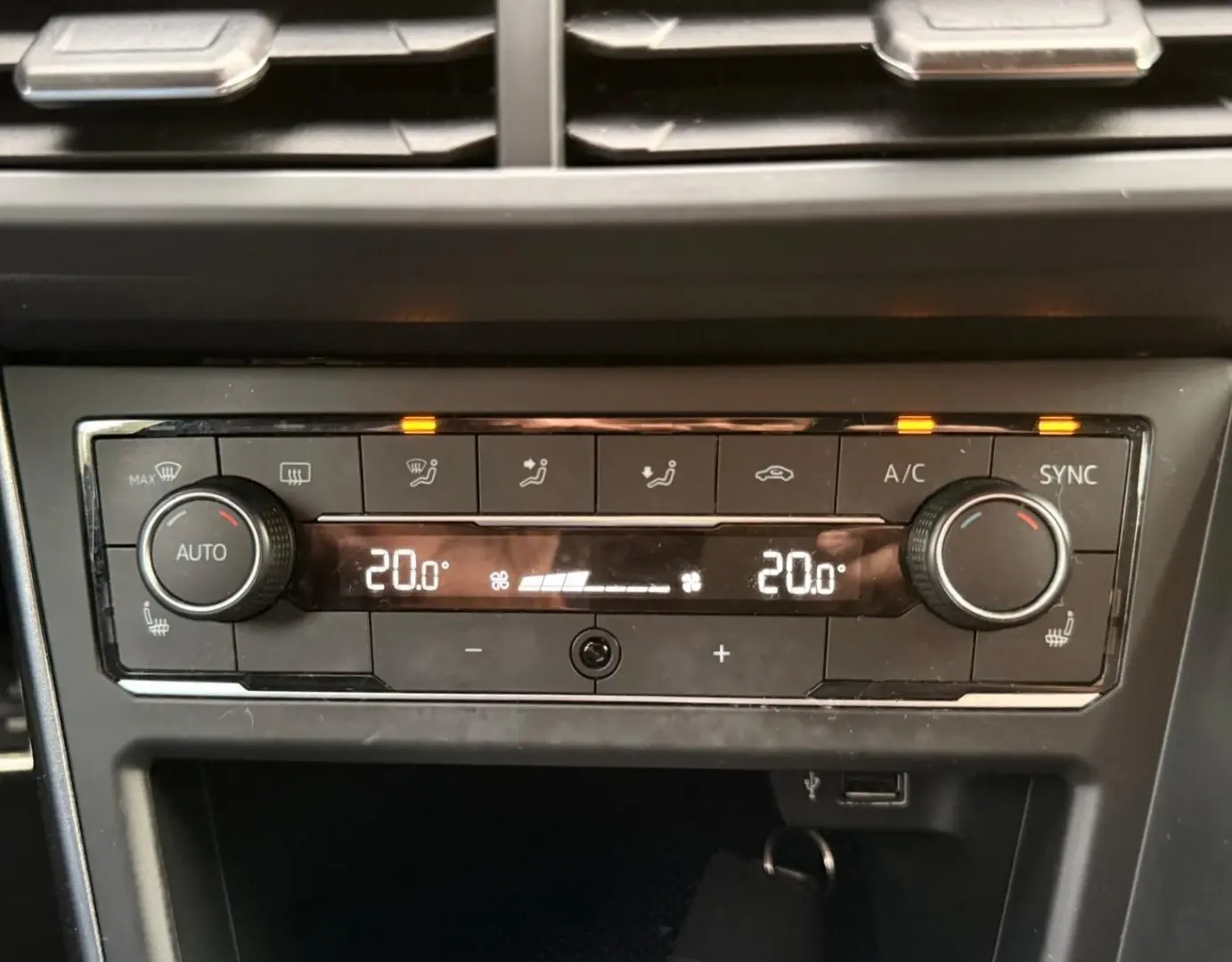 Volkswagen Polo 2.0 TSI DSG GTI 29