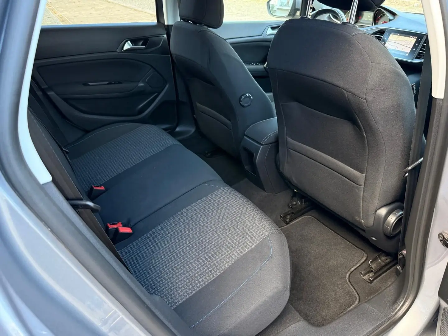 Peugeot 308 SW 1.5 BlueHDi Style 14