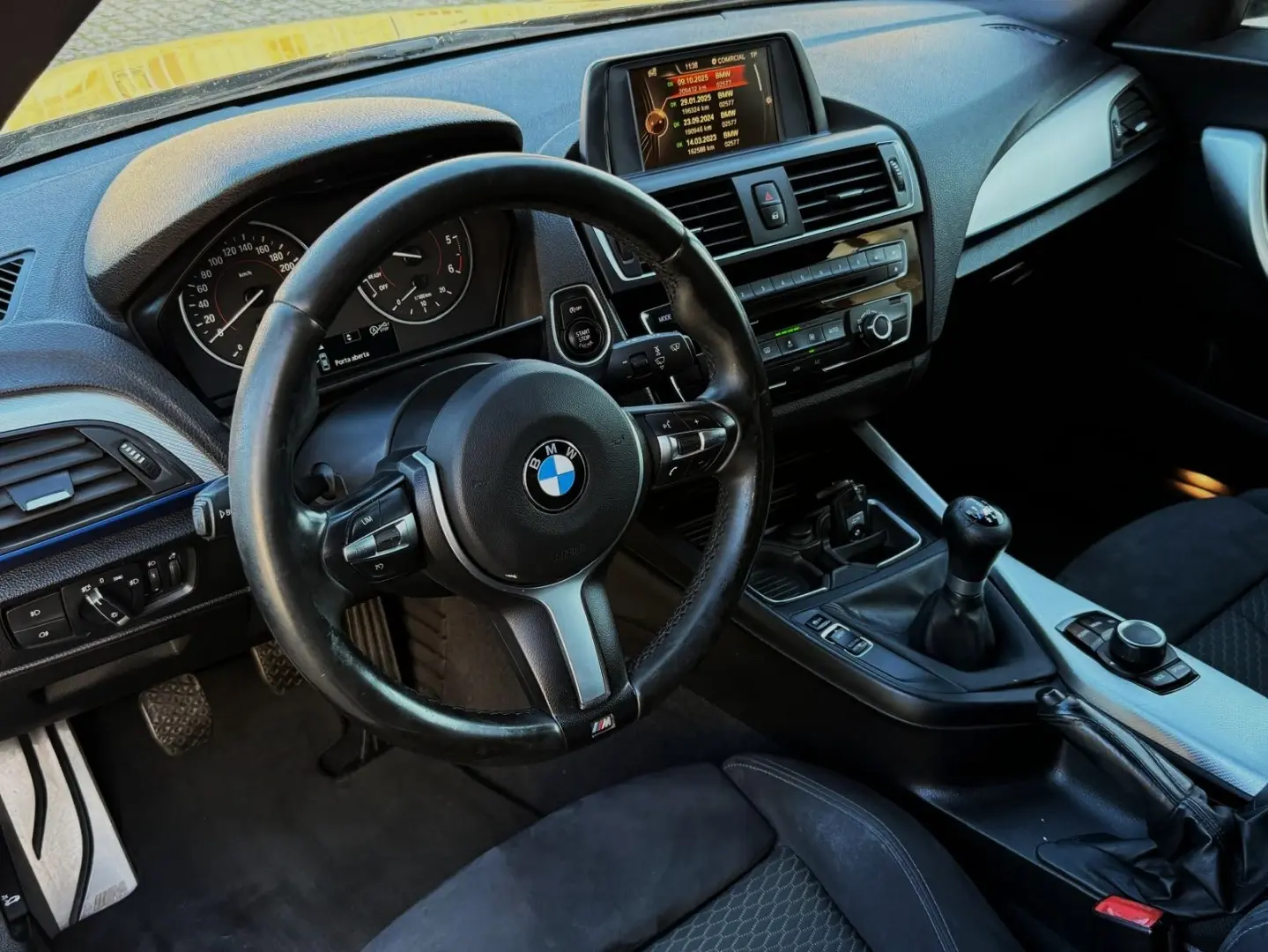 BMW 118 d Pack M 8