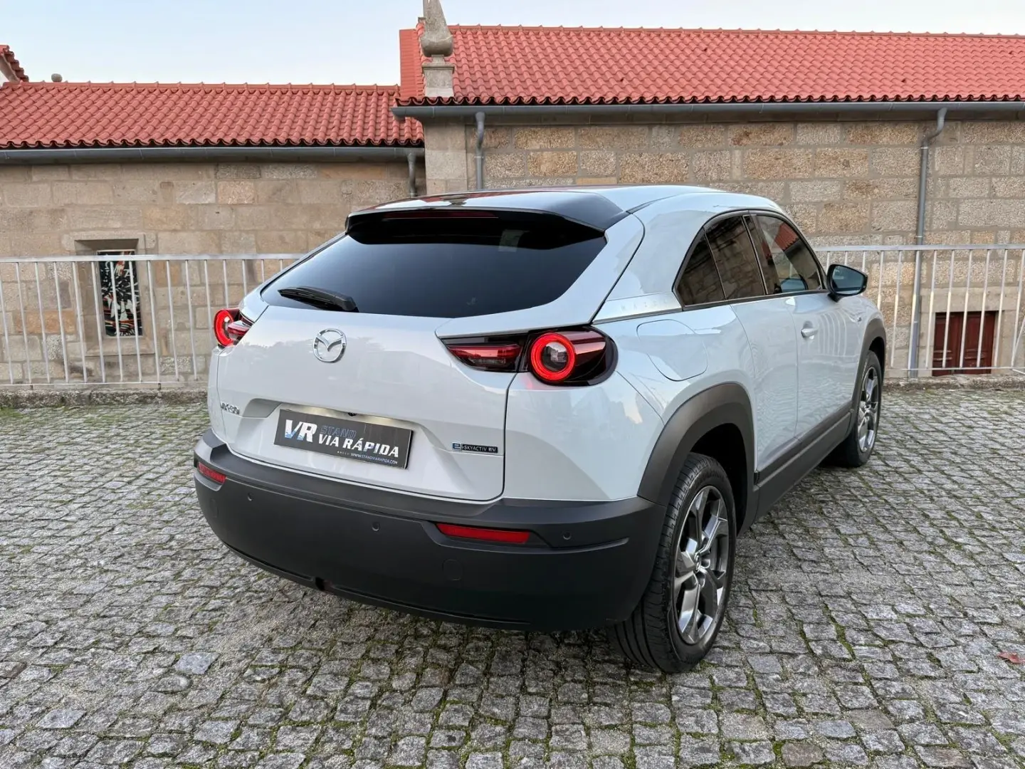 Mazda MX-30 e-SKYACTIV Advantage+Modern Confidence 6
