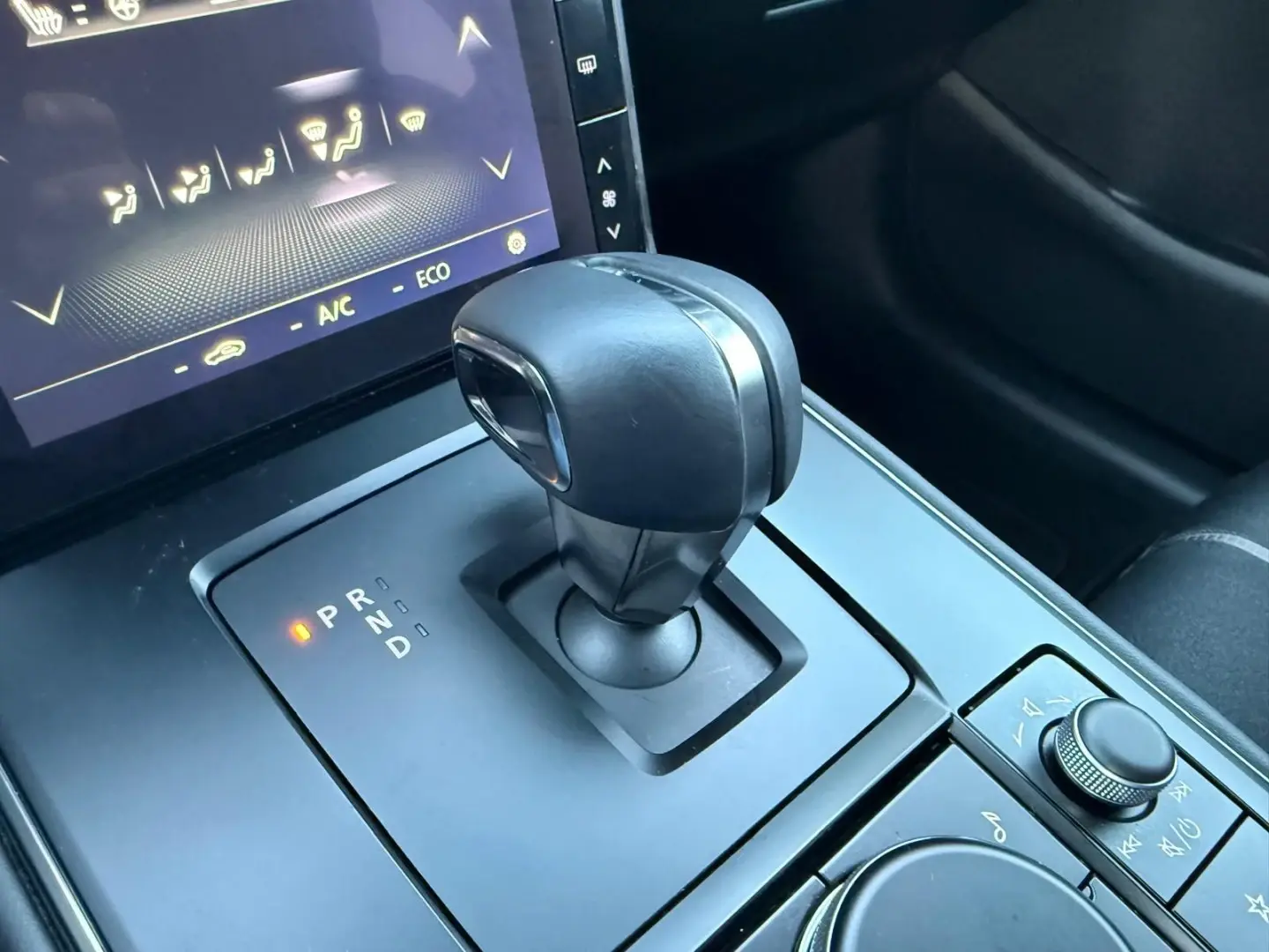 Mazda MX-30 e-SKYACTIV Advantage+Modern Confidence 14