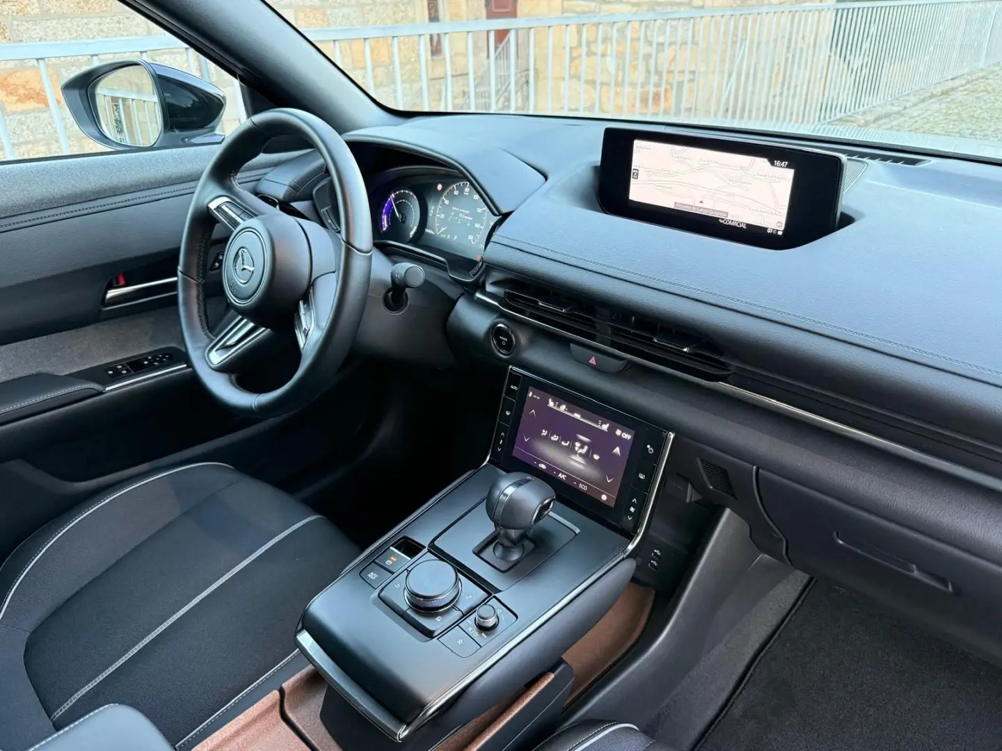 Mazda MX-30 e-SKYACTIV Advantage+Modern Confidence 18