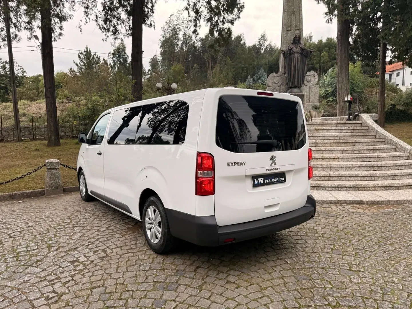 Peugeot Traveller 9 lugares 4