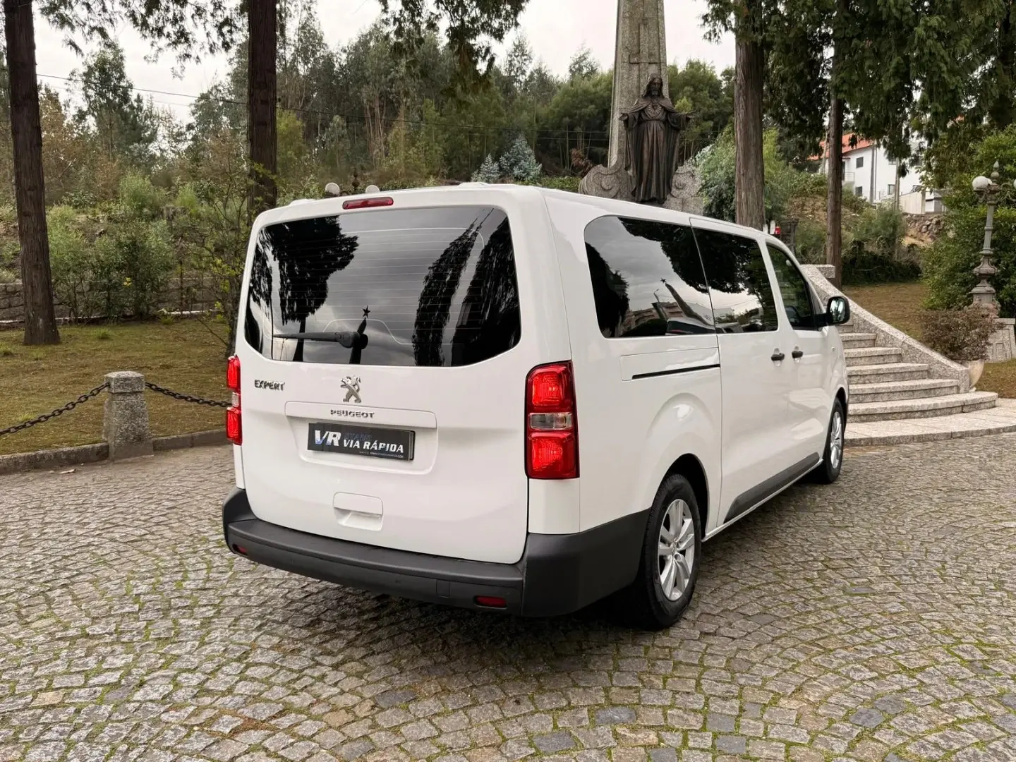 Peugeot Traveller 9 lugares 6