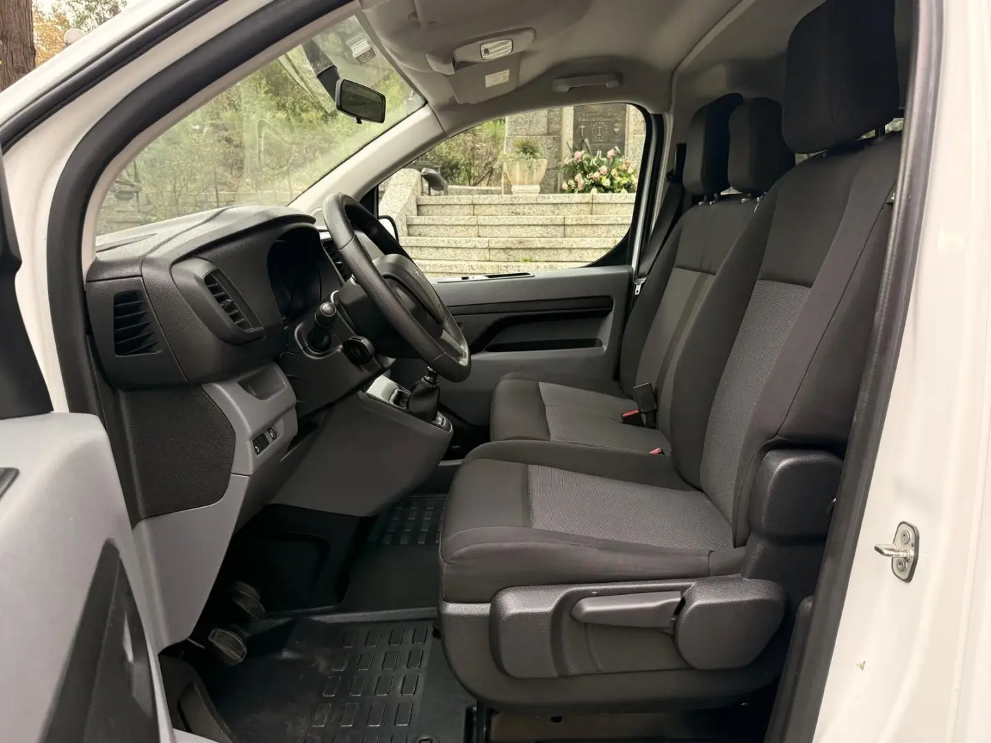 Peugeot Traveller 9 lugares 9