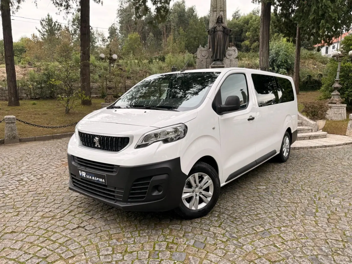 Peugeot Traveller 9 lugares 19