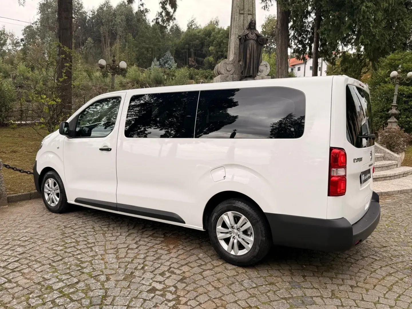 Peugeot Traveller 9 lugares 25