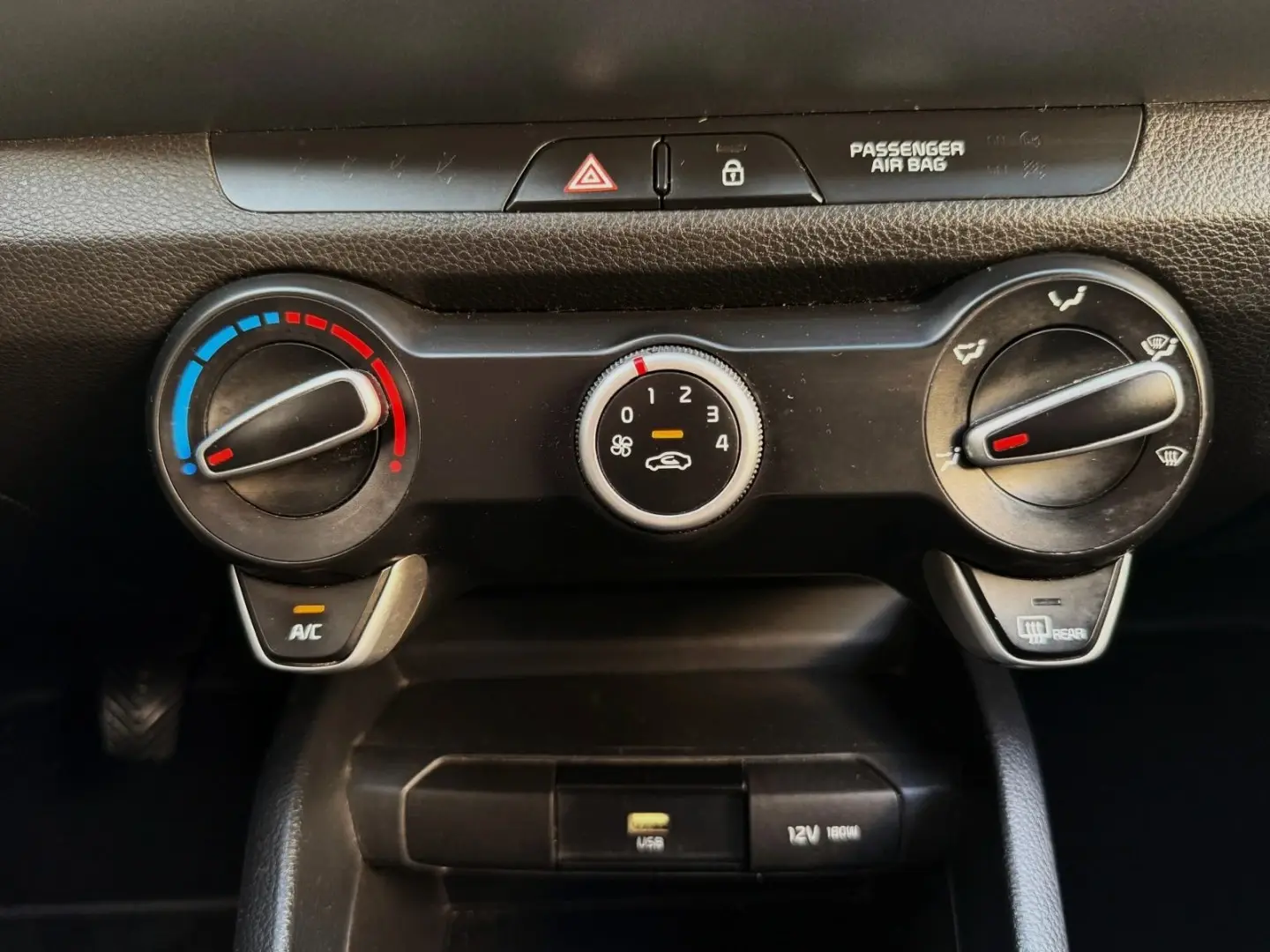 Kia Stonic 1.2 Dynamic 23