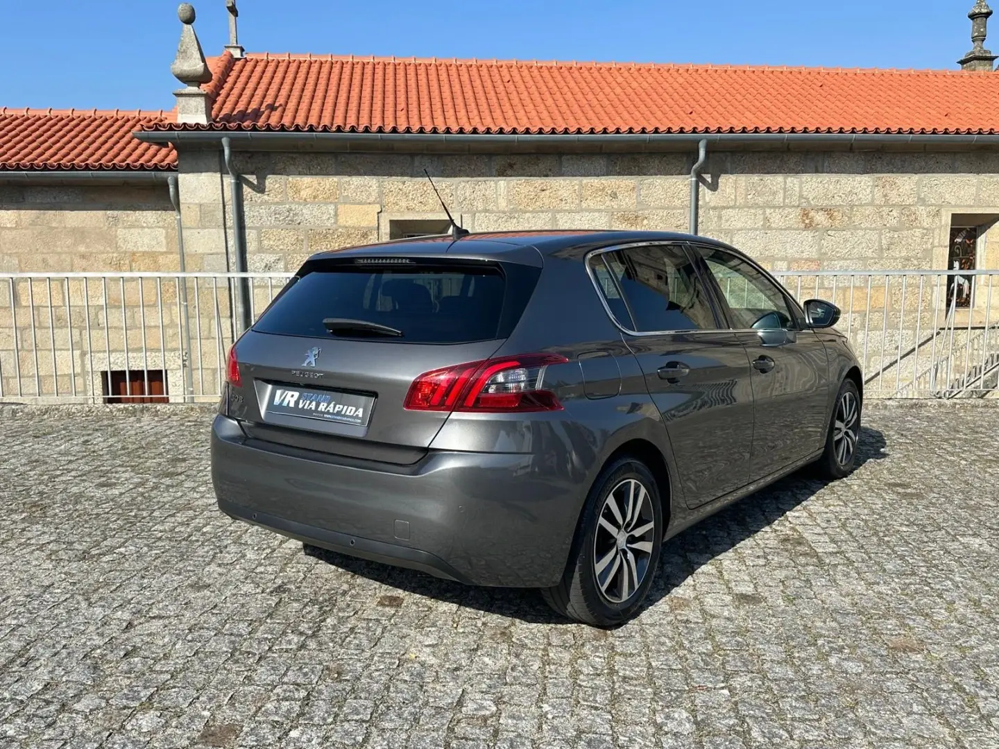 Peugeot 308 1.2 PureTech Allure EAT8 6