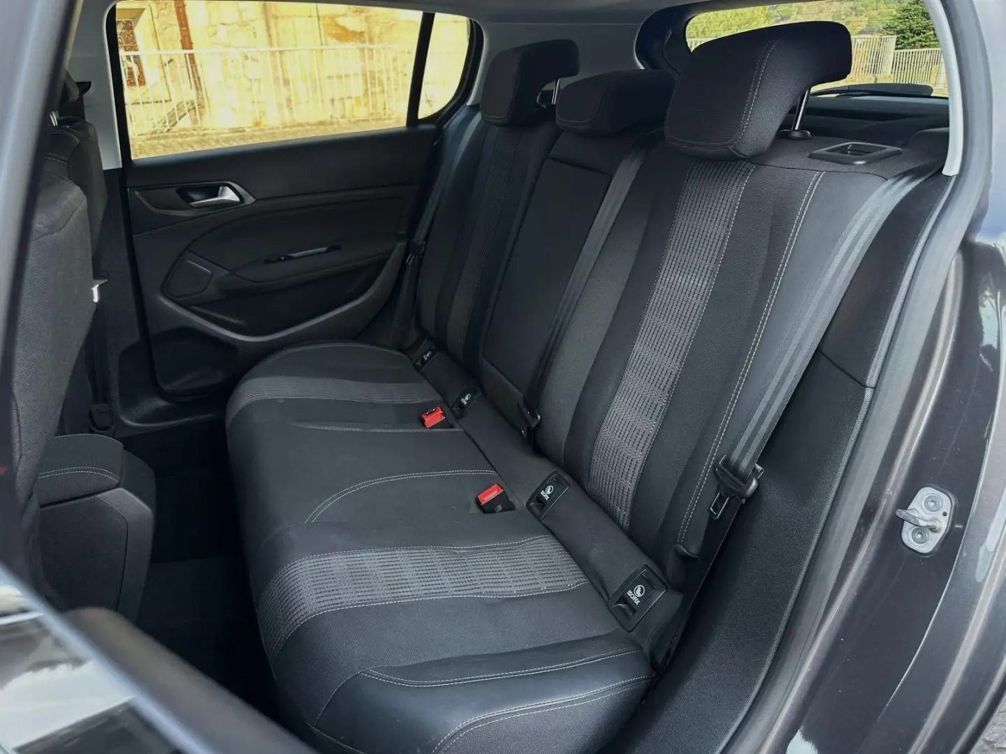 Peugeot 308 1.2 PureTech Allure EAT8 11