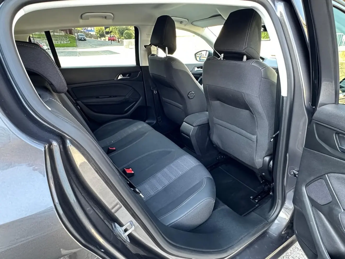 Peugeot 308 1.2 PureTech Allure EAT8 13