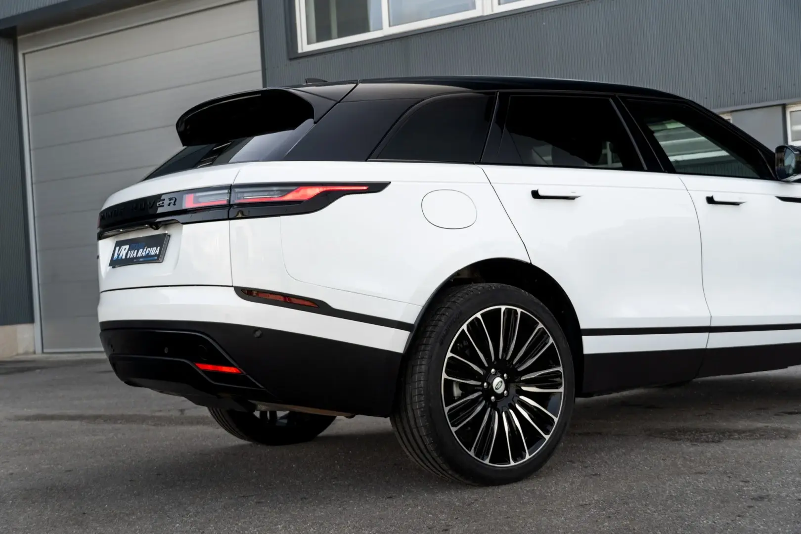Land Rover Range Rover Velar 2.0 P400e AWD S 17