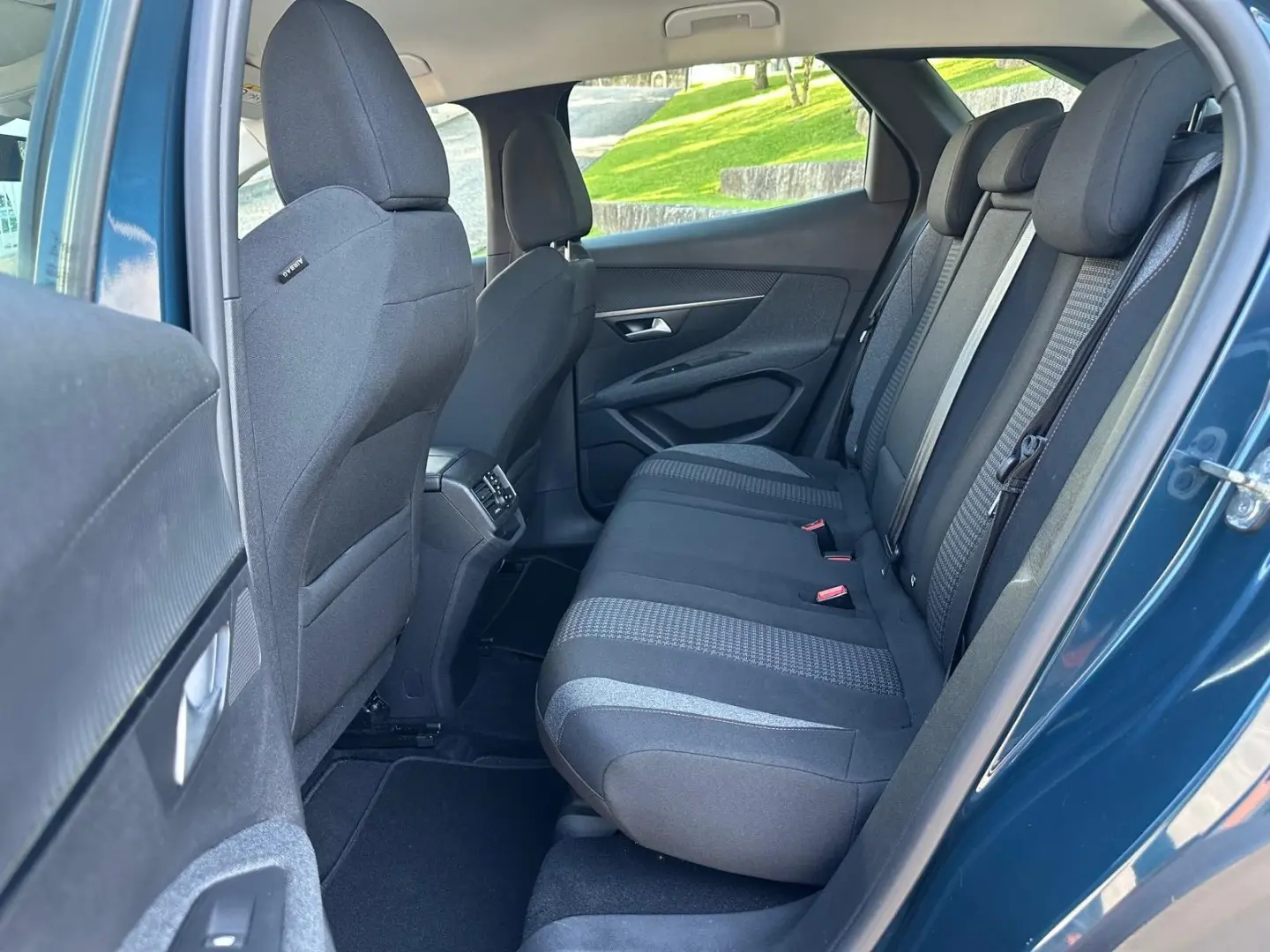 Peugeot 3008 1.5 BlueHDi Active 19