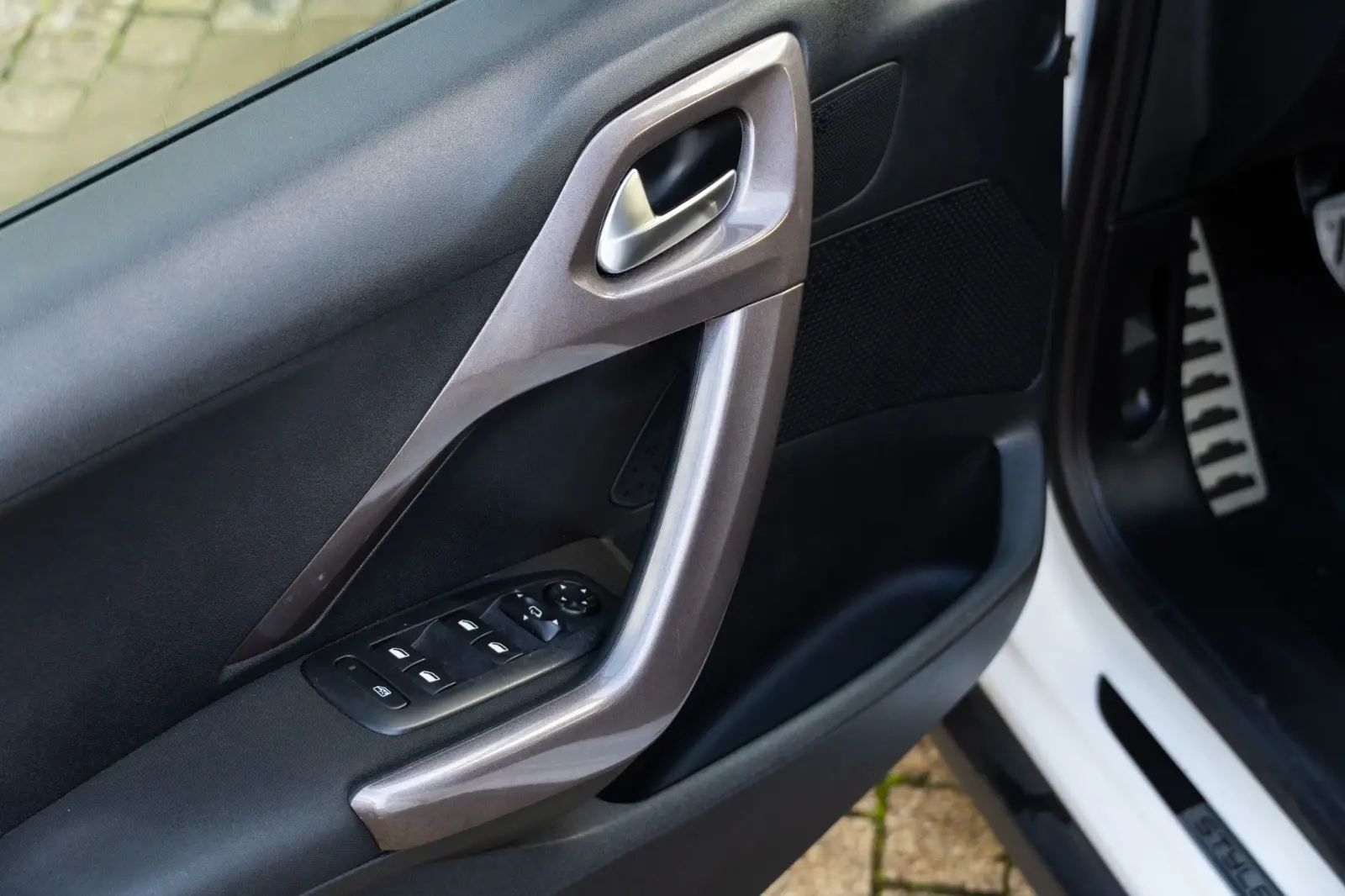 Peugeot 2008 1.2 PureTech Style 16