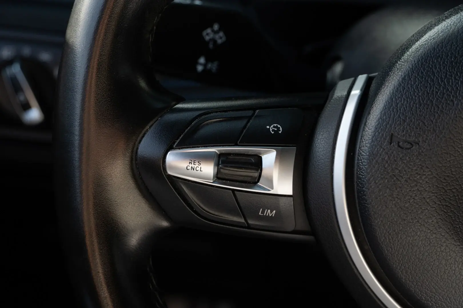 BMW X2 16 d sDrive Auto Pack M 23