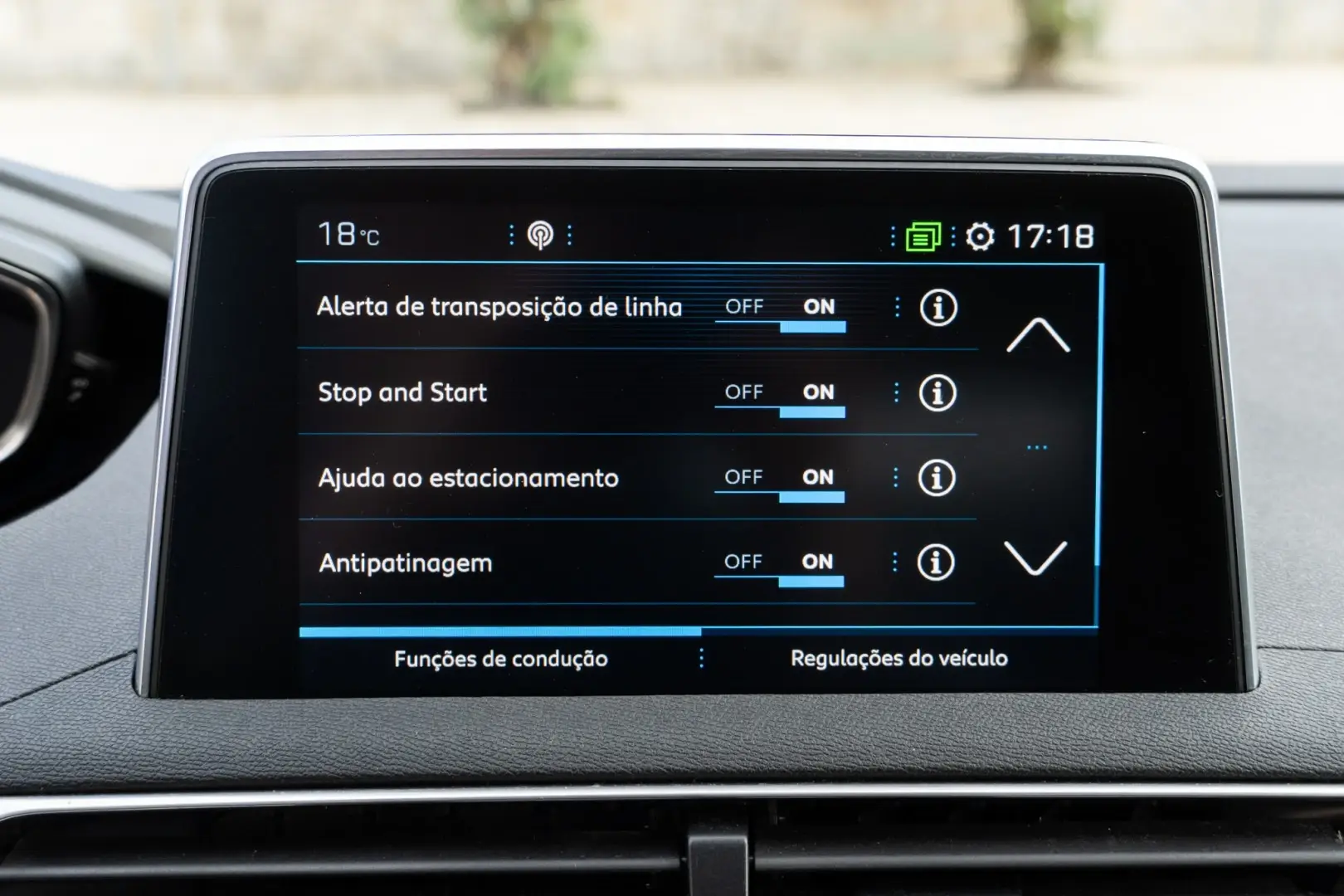 Peugeot 3008 1.2 PureTech Allure Pack 21