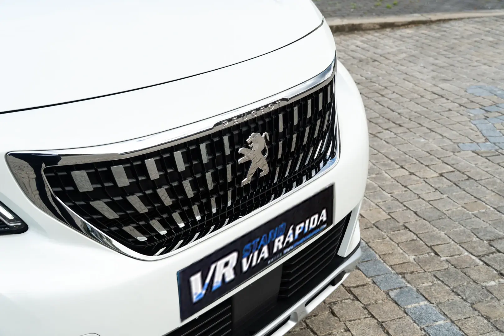 Peugeot 3008 1.2 PureTech Allure Pack 42
