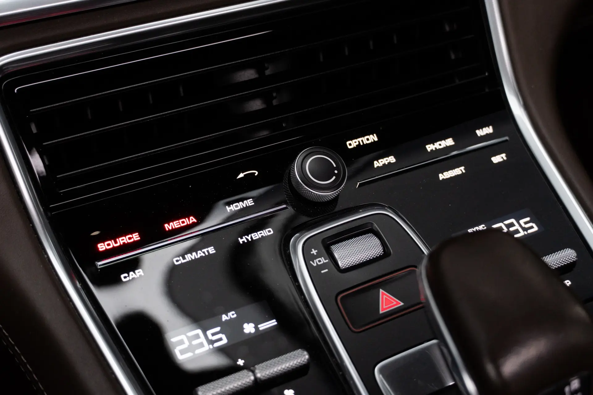Porsche Panamera Sport Turismo 4 E-Hybrid Platinum Edition PDLS 24
