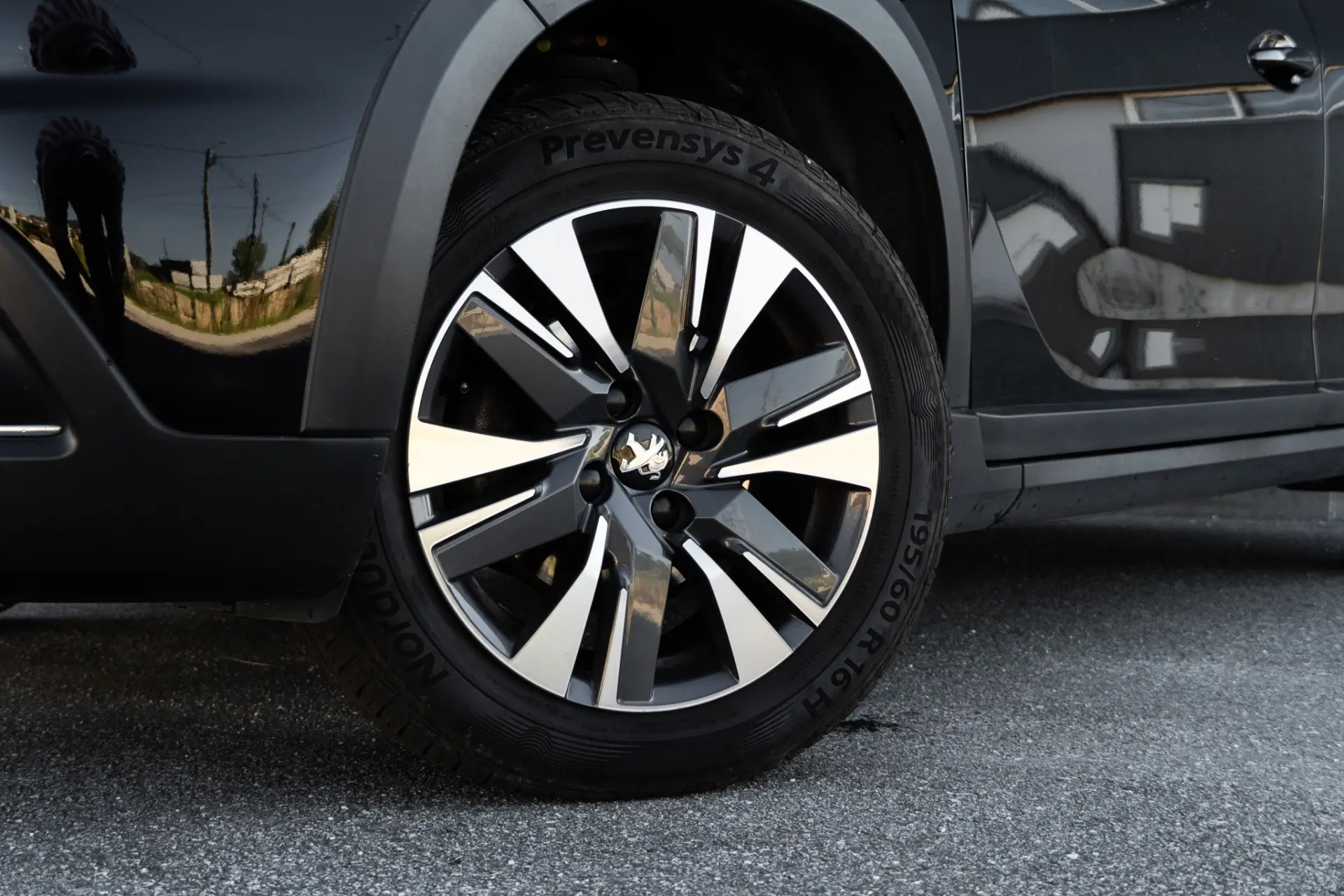 Peugeot 2008 1.2 PureTech Allure 22