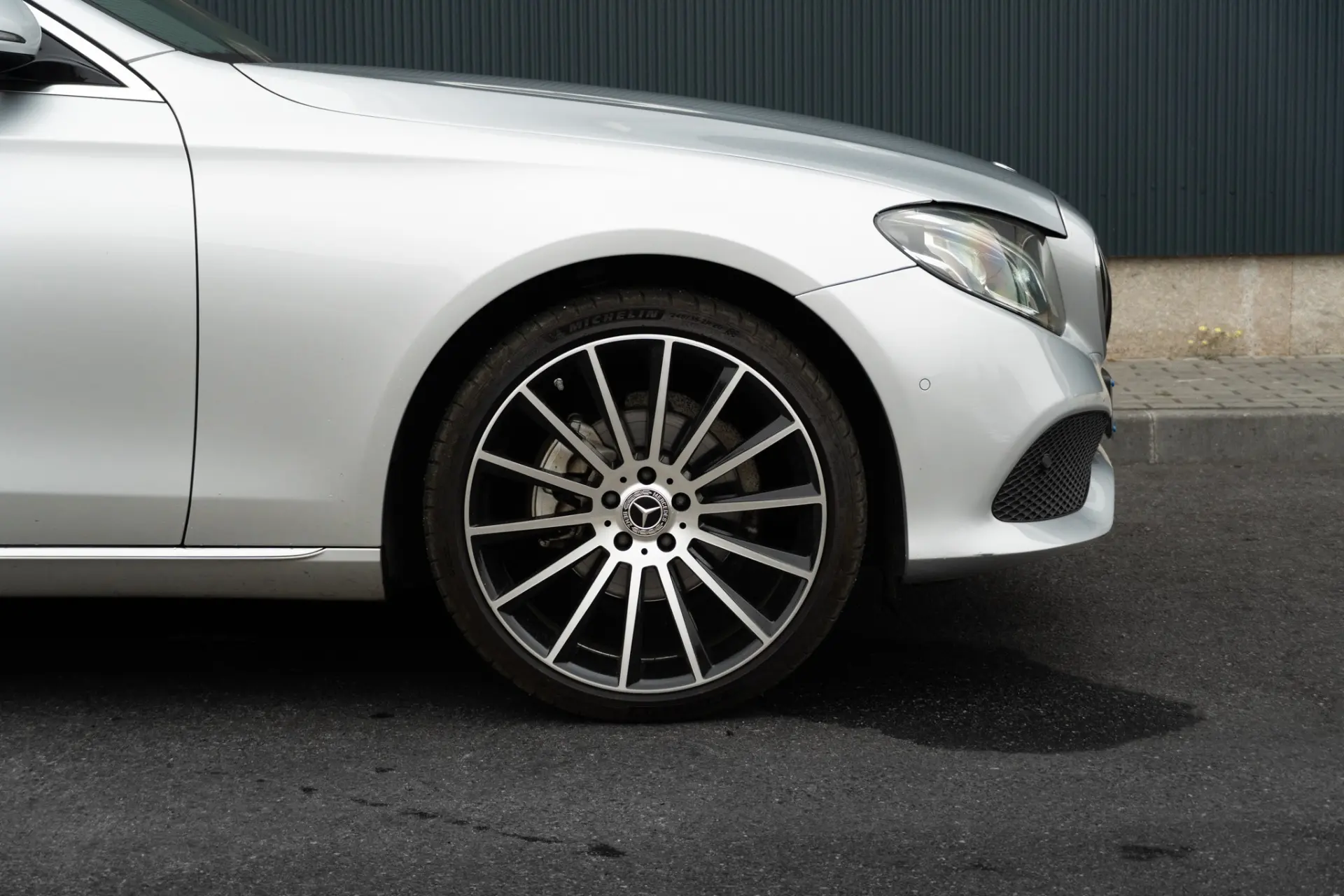 Mercedes-Benz E 220 D Avantgarde 38