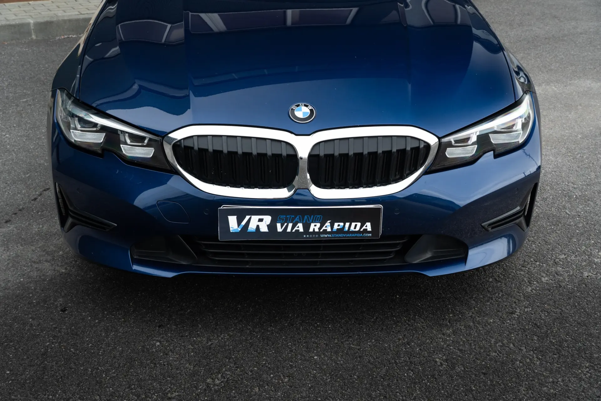 BMW 330 e Line Luxury Auto 27