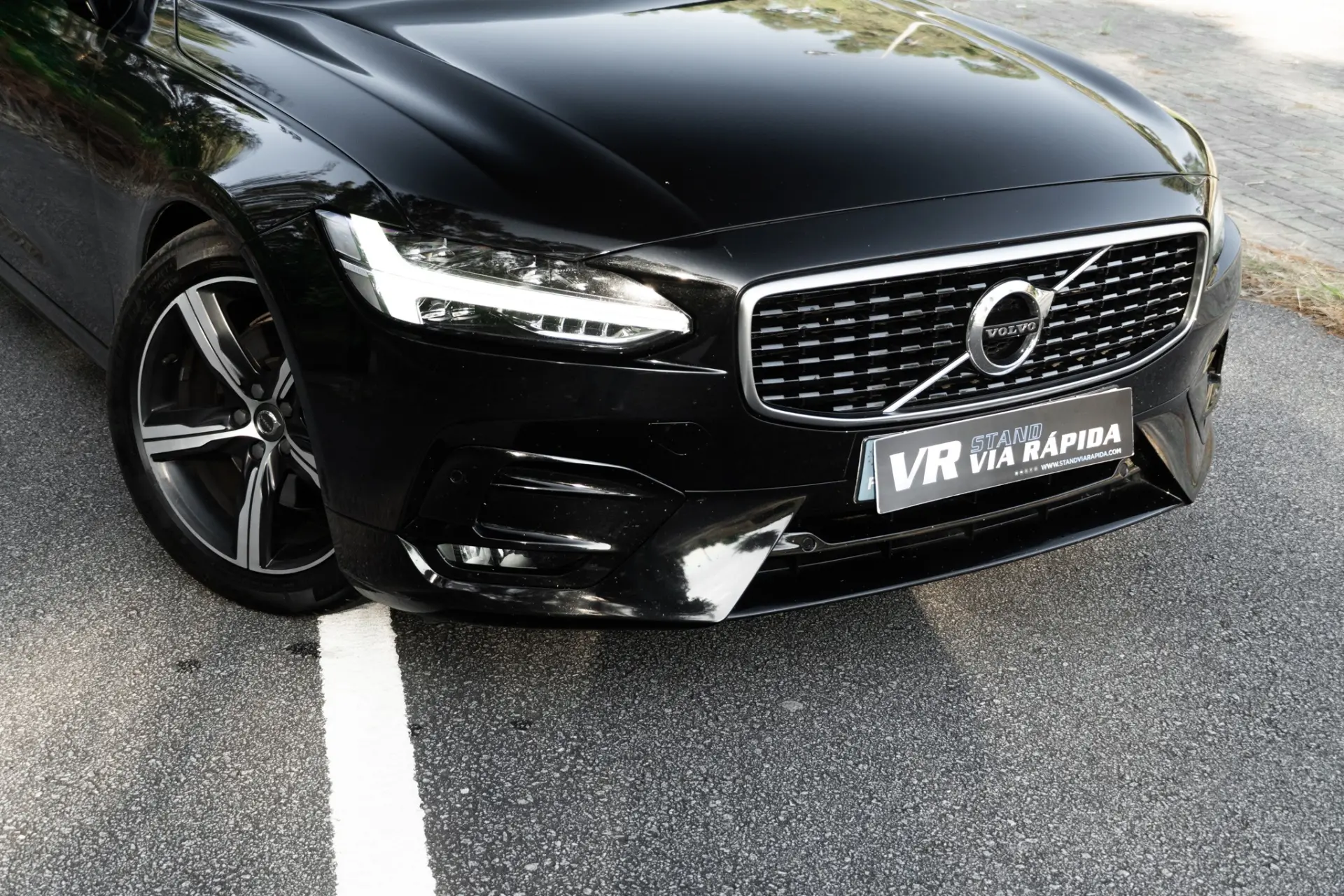 Volvo V90 2.0 D4 R-Design Geartronic 24