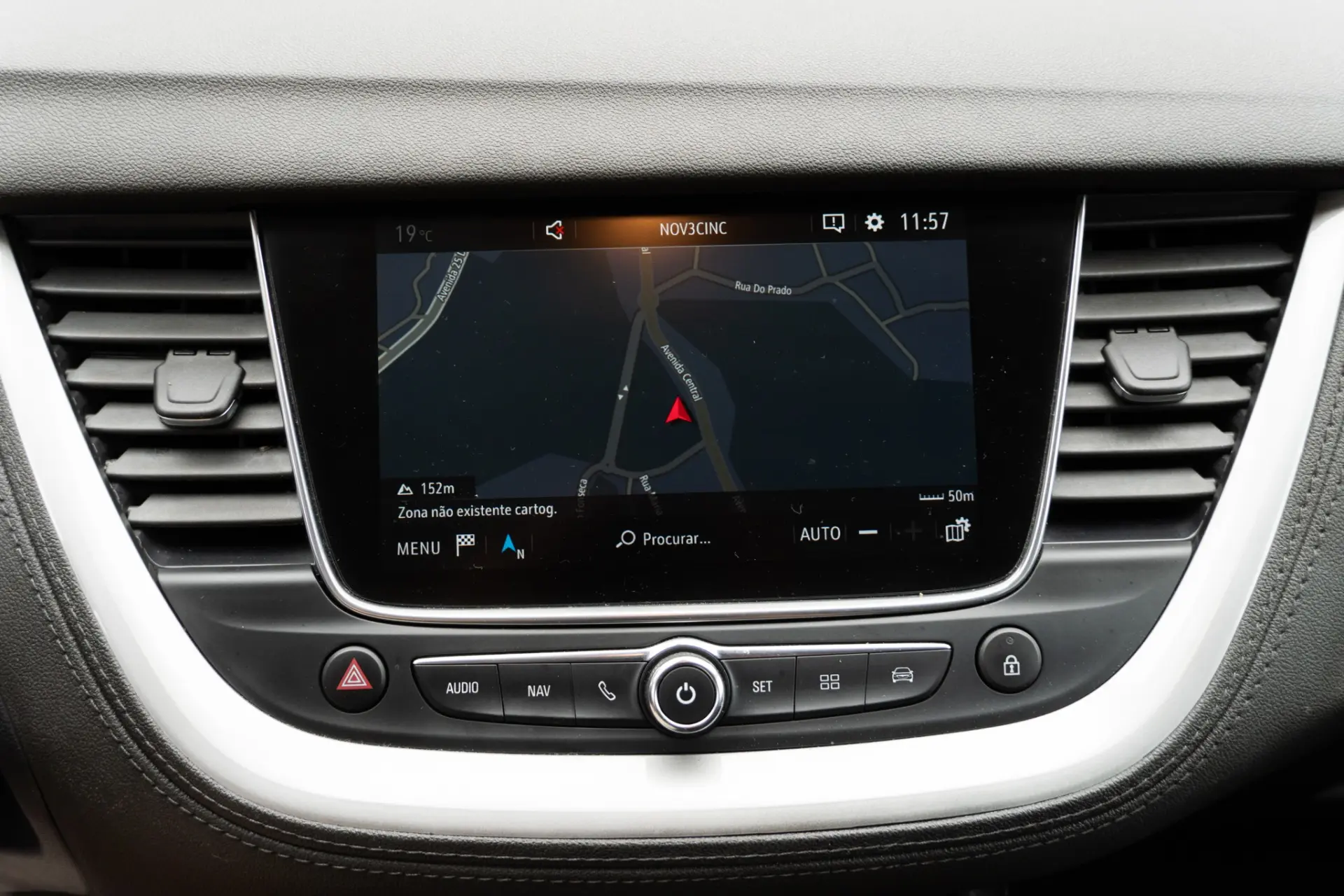 Opel Grandland X 1.2 T Business Edition 16