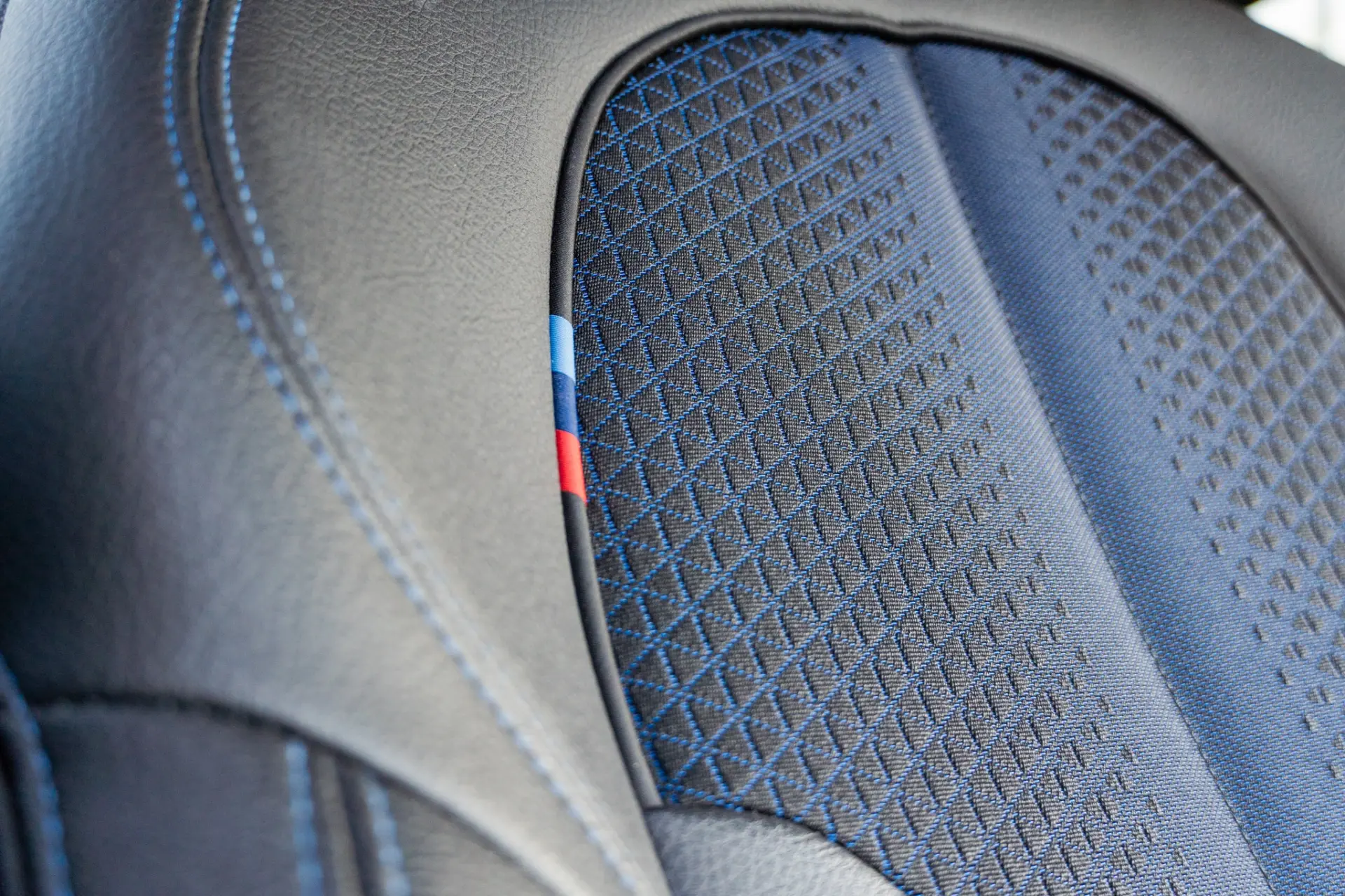 BMW 116 d Pack Desportivo M Auto 31