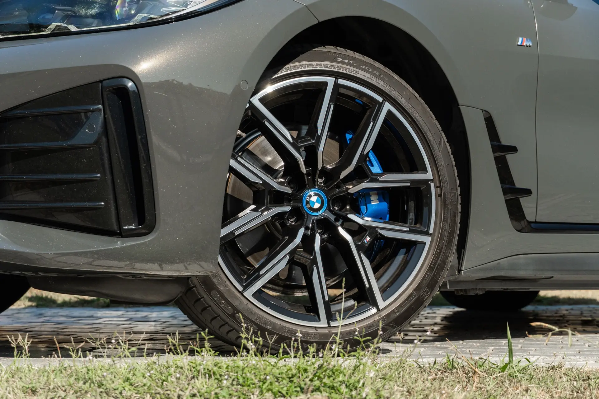 BMW i4 eDrive35 Pack Desportivo M 27