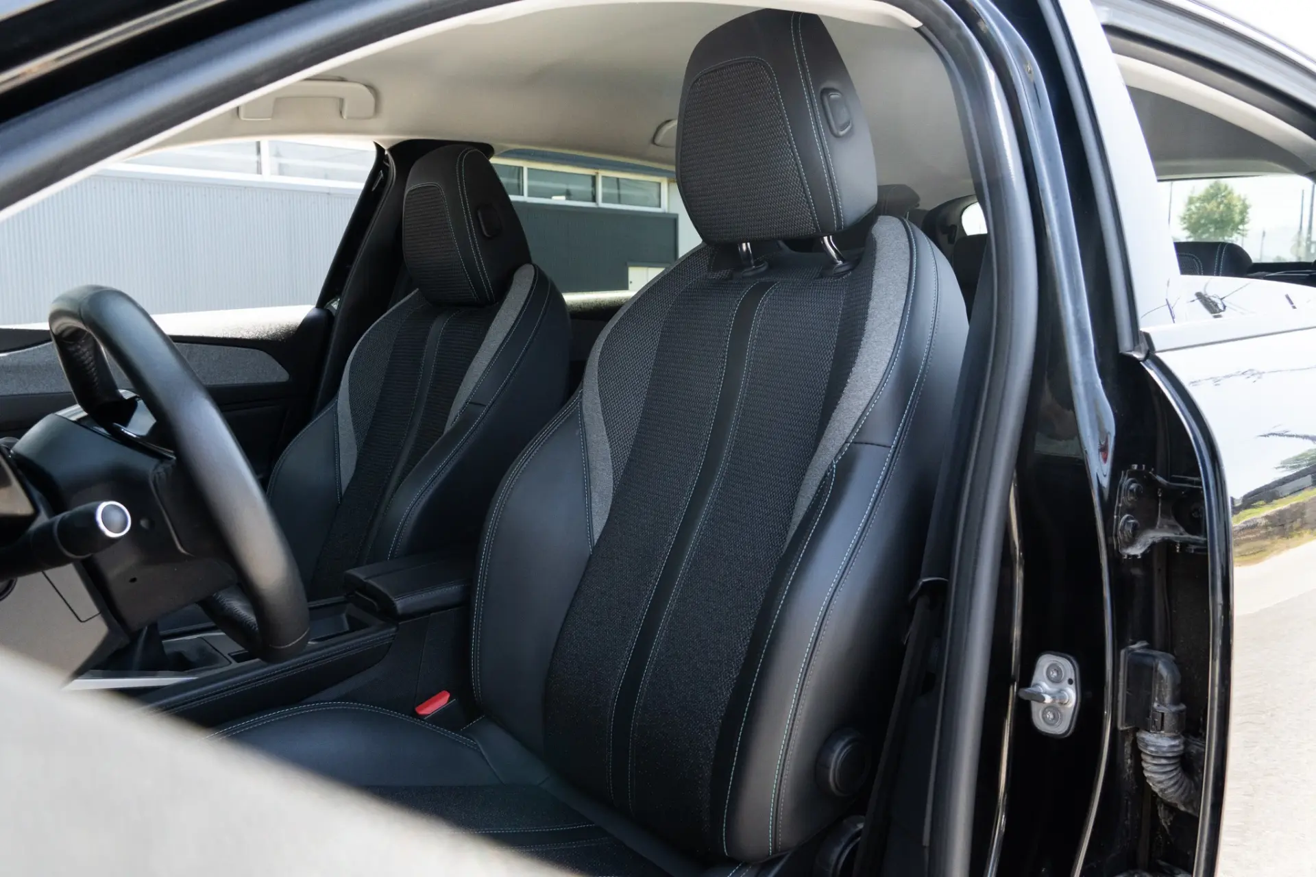 Peugeot 308 1.2 PureTech Allure 8