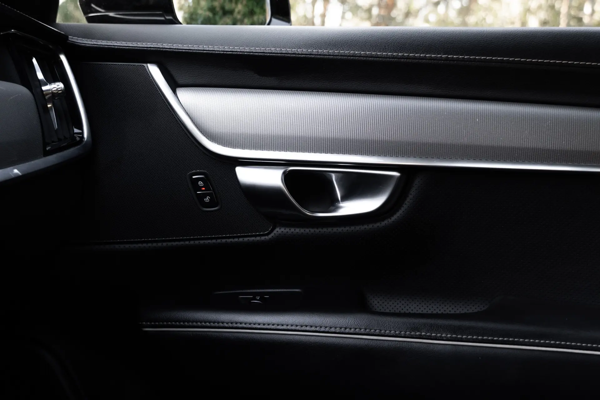 Volvo V90 2.0 D4 R-Design Geartronic 43