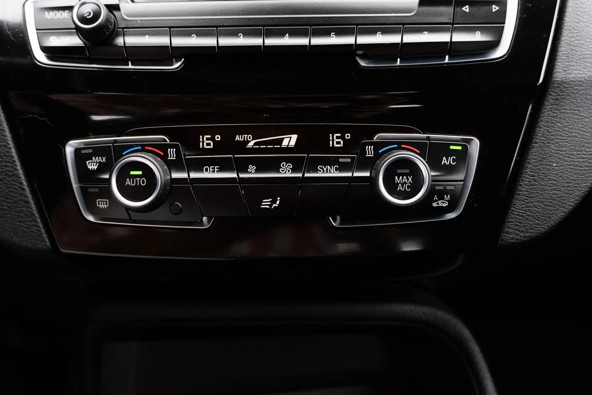BMW X1 16 d sDrive Advantage 21