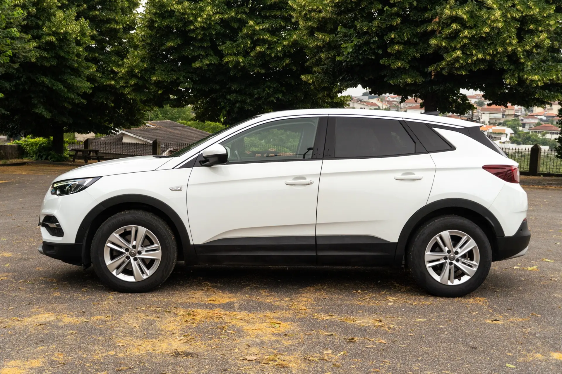 Opel Grandland X 1.2 T Business Edition 32