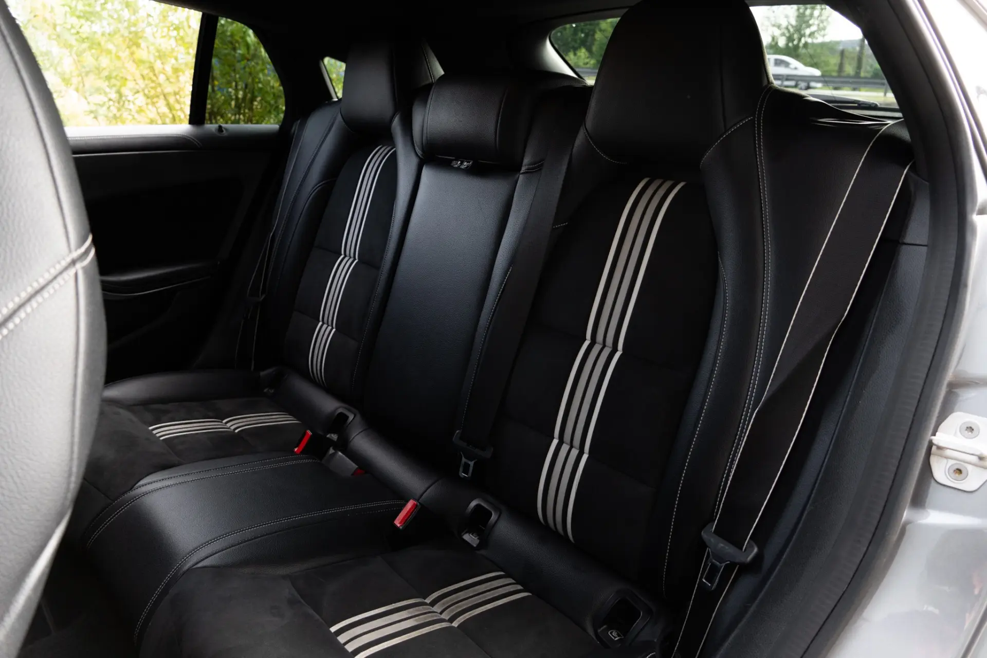 Mercedes-Benz CLA 180 d Shooting Brake AMG Line 27